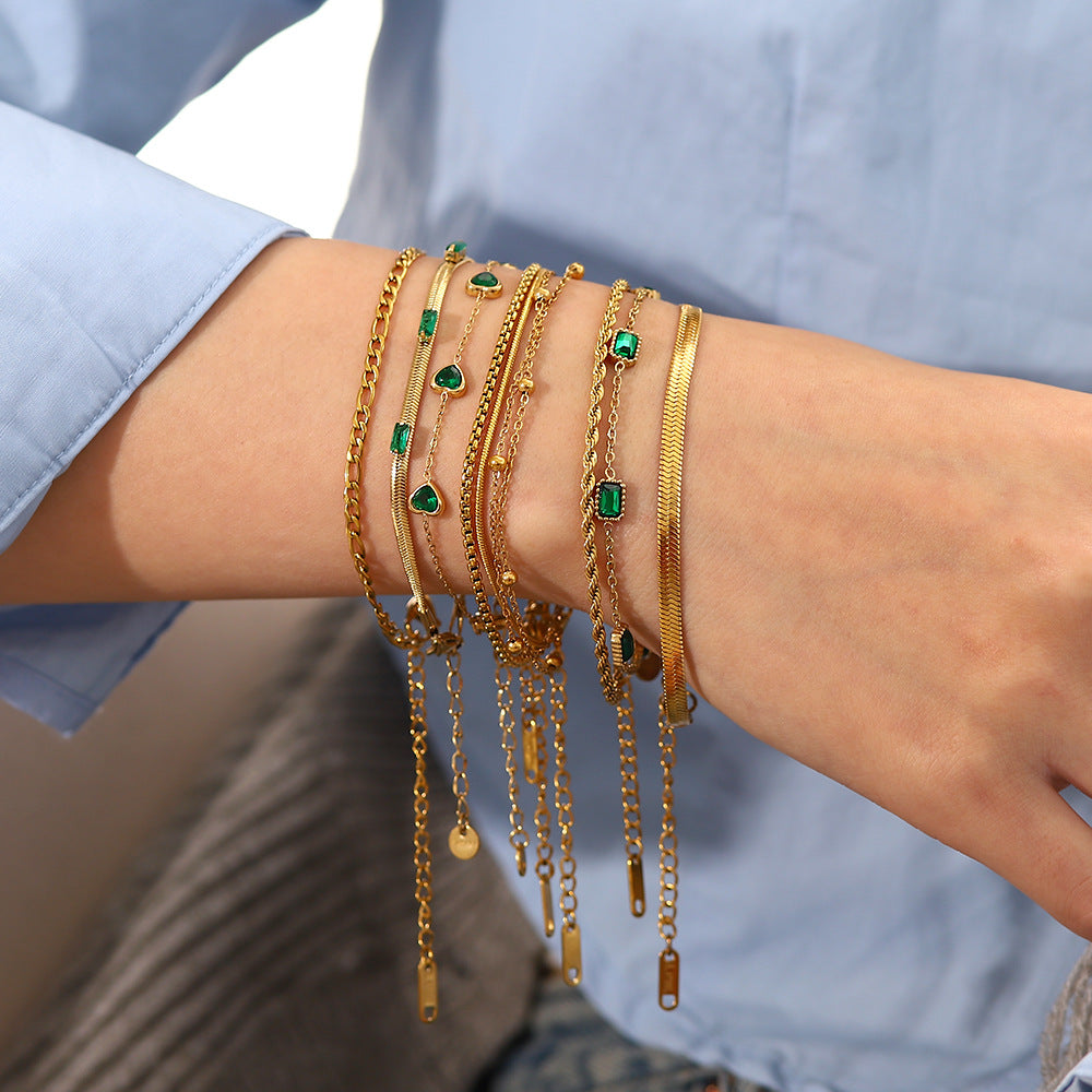 Damen Armband mit funkelnden grünen Kristallelementen und verstellbarem Verschluss Shop Nory