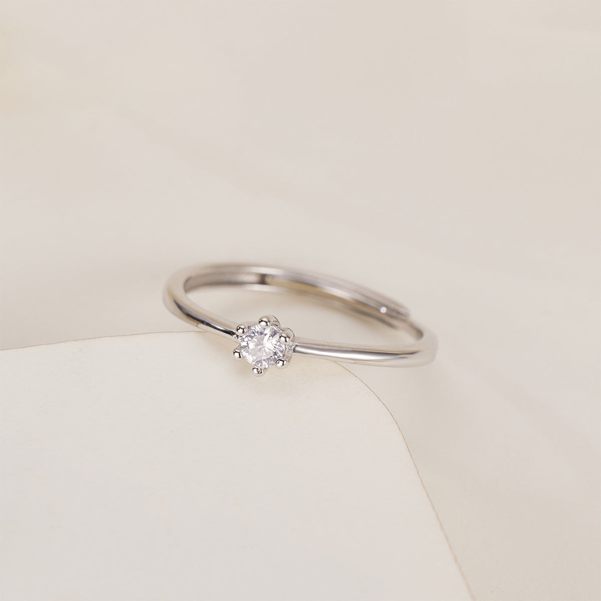Damen zierlicher Ring mit funkelndem Zirkonia Shop Nory