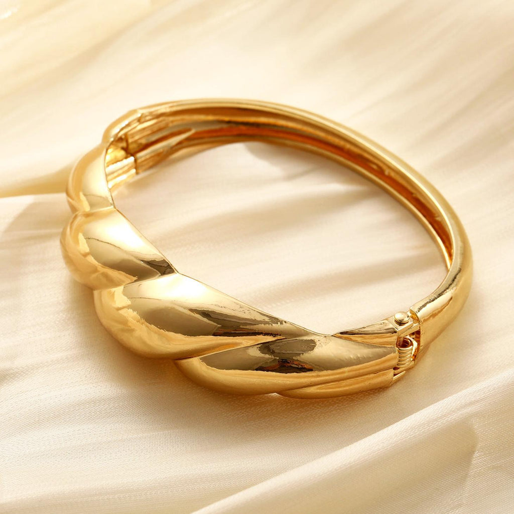 Damen Armreifen mit geschwungenem und luxuriösem Design Shop Nory