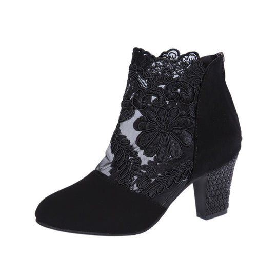 Damen Ankle-Boots mit floraler Spitze und samtiger Wildlederoptik mittelhoher Blockabsatz Shop Nory