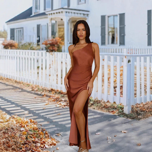 Damen Elegantes Abendkleid mit asymmetrischem Schnitt und hohem Schlitz Shopnory