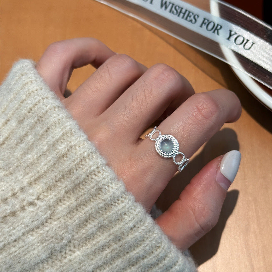 Damenring mit feinem Mondstein und filigranem Design Shop Nory