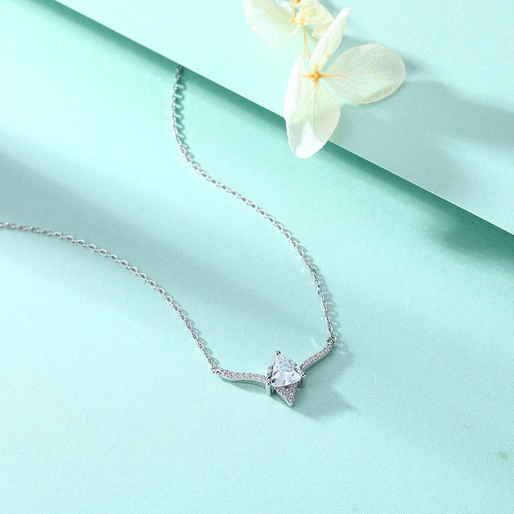 Damen Halskette mit elegantem Tropfen-Anhänger und funkelndem Zirkonia-Besatz Shop Nory