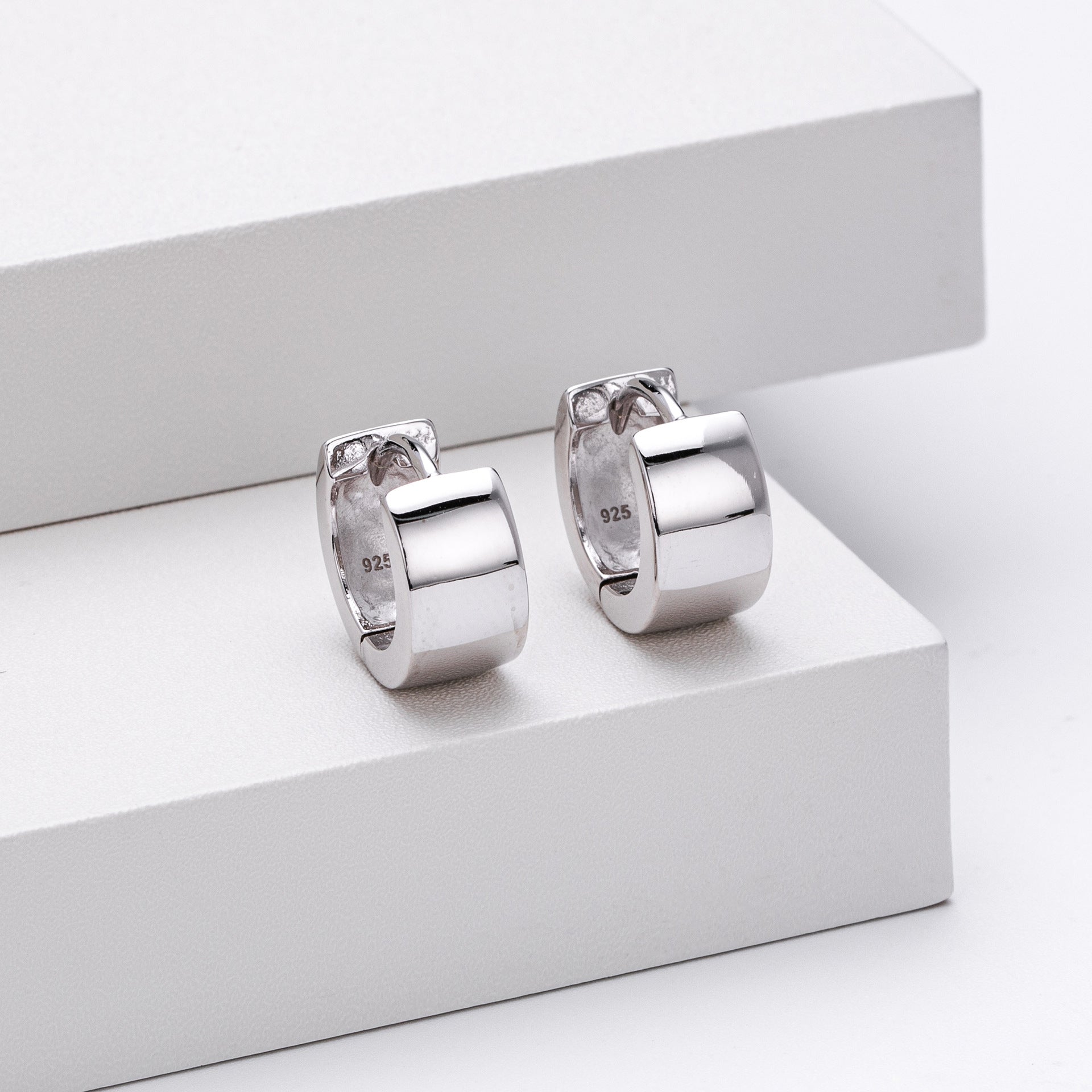 Damen Creolen mit modernem, quadratischem Design aus 925 Sterlingsilber Shop Nory