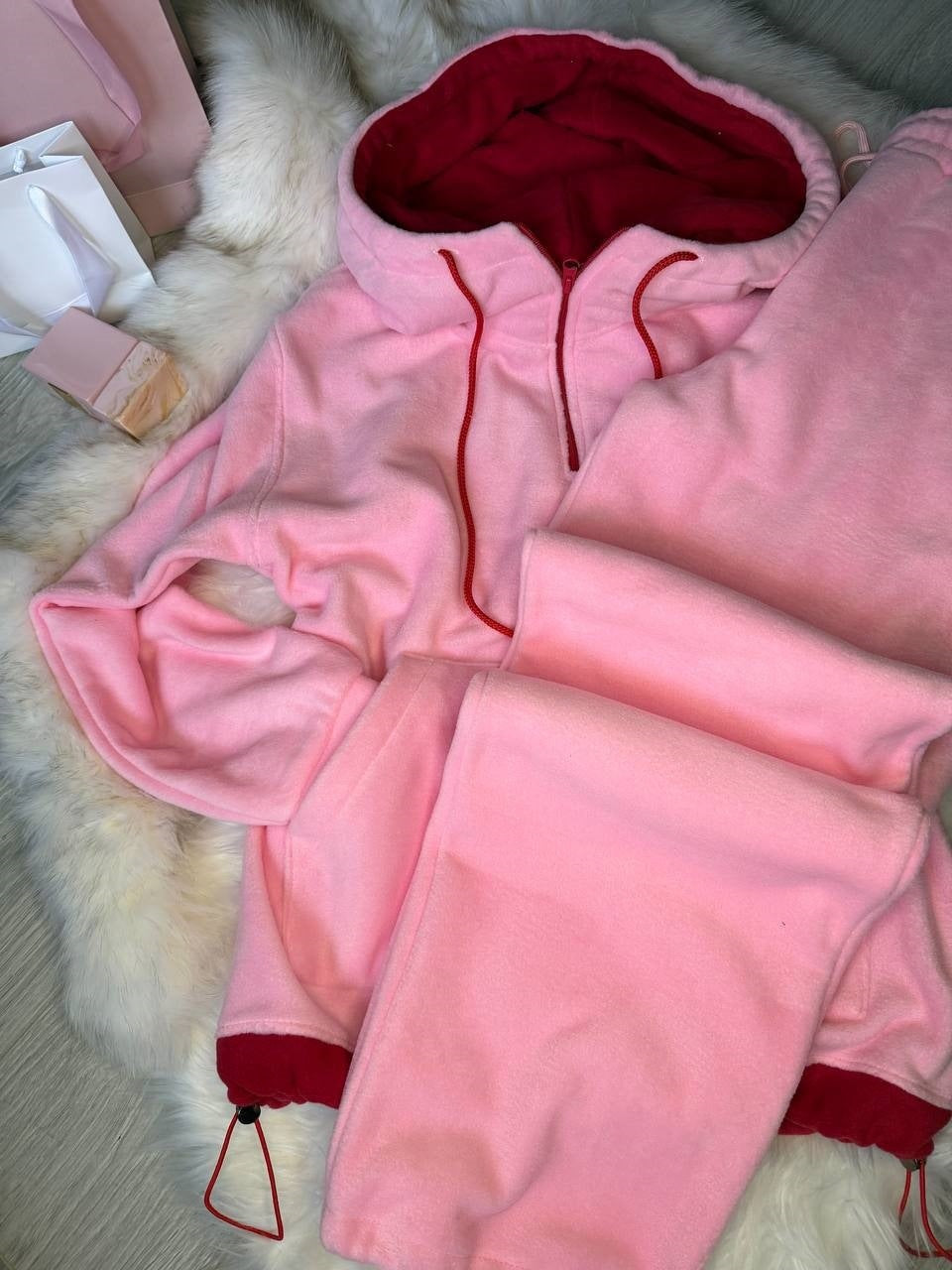 Damen Fleece-Loungewear-Set mit halbem Frontzip, gefütterter Kapuze und hochgeschnittener Komforthose Shop Nory