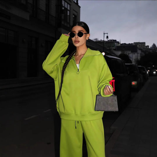 Damen Loungewear-Set mit halbem Reißverschluss und weiter Bügelfalten-Hose Shop Nory