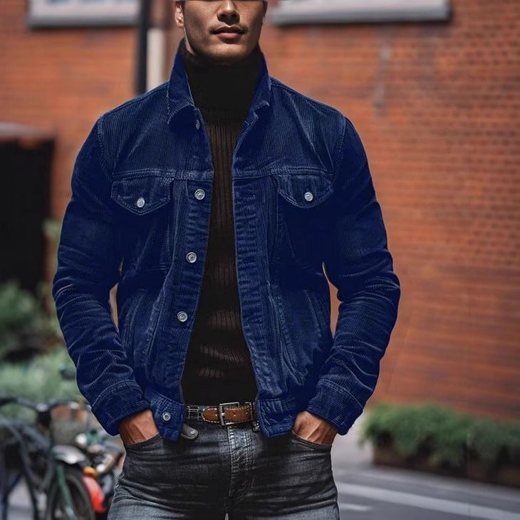 Herren Cordjacke im klassischen Design mit praktischen Brusttaschen und Knopfdetails