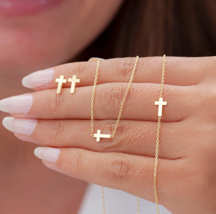 Damen Schmuckset mit kreuzförmigem Design und feinen Details Shop Nory