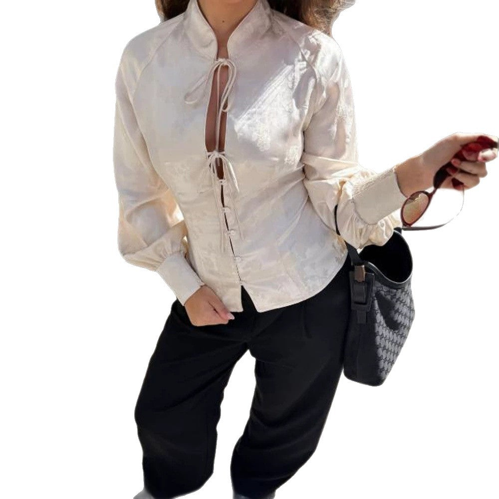 Damen Jacquard-Satin Bluse mit Stehkragen, Bindebändern und tailliertem Schößchen Shop Nory