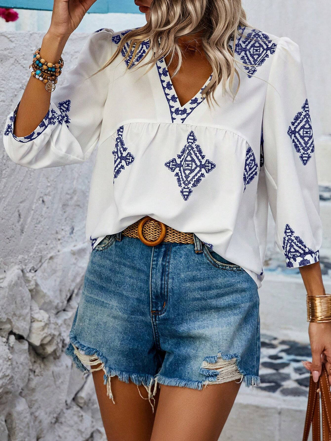 Damen Locker geschnittene Boho‑Bluse mit V‑Ausschnitt, geraffter Brustnaht und dreiviertelärmeln Shop Nory