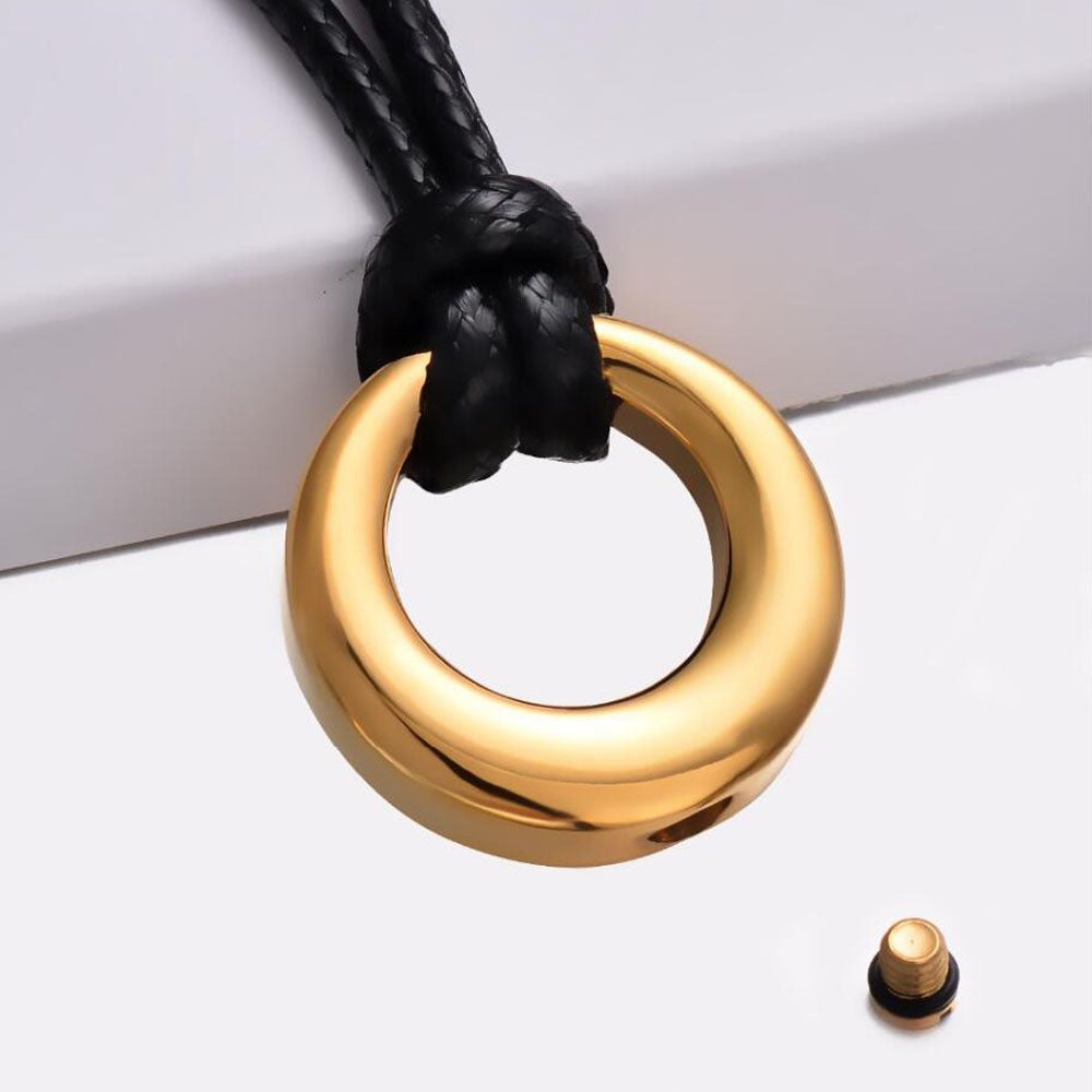Damen Halskette aus geflochtenem Leder mit stilvollem Ringanhänger Shop Nory