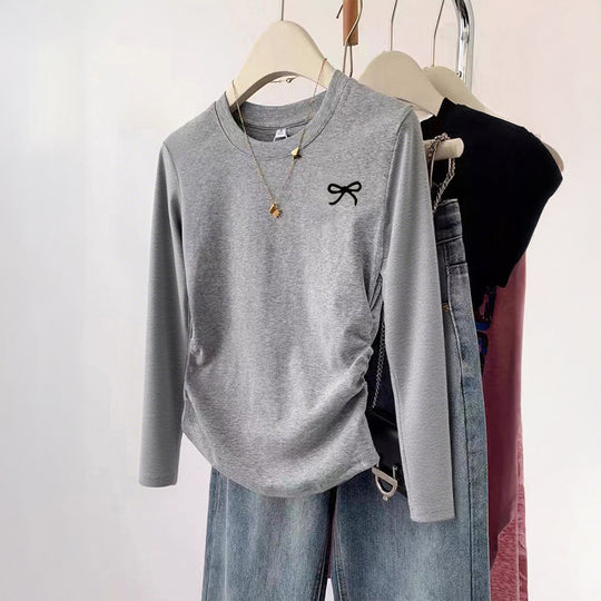 Damen nan gerüschtes Langarmshirt mit dezenter Schleifen-Stickerei und taillierter Drapierung Shop Nory