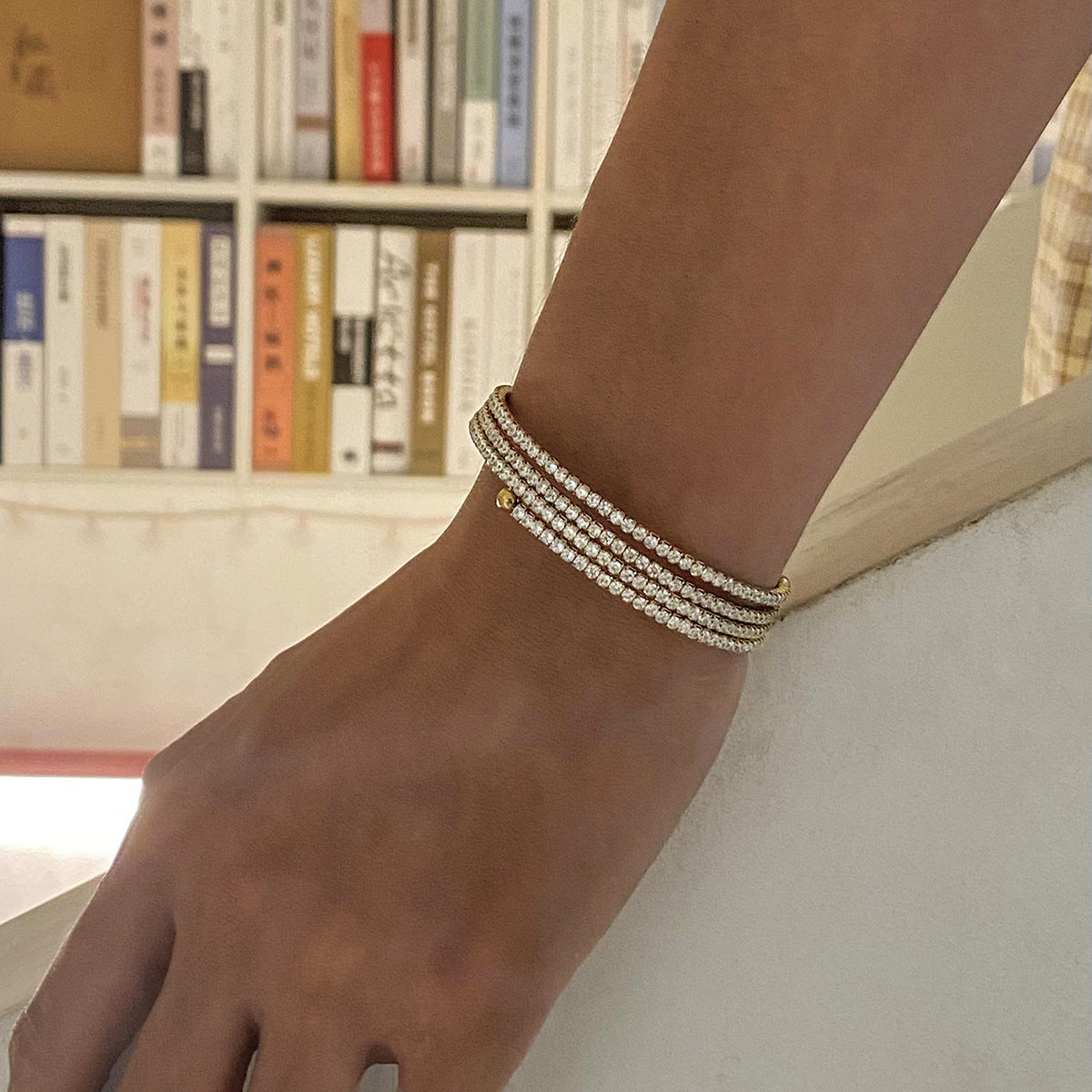 Damen Eleganter und verstellbarer Armband mit glitzernden Zirkonia Shop Nory