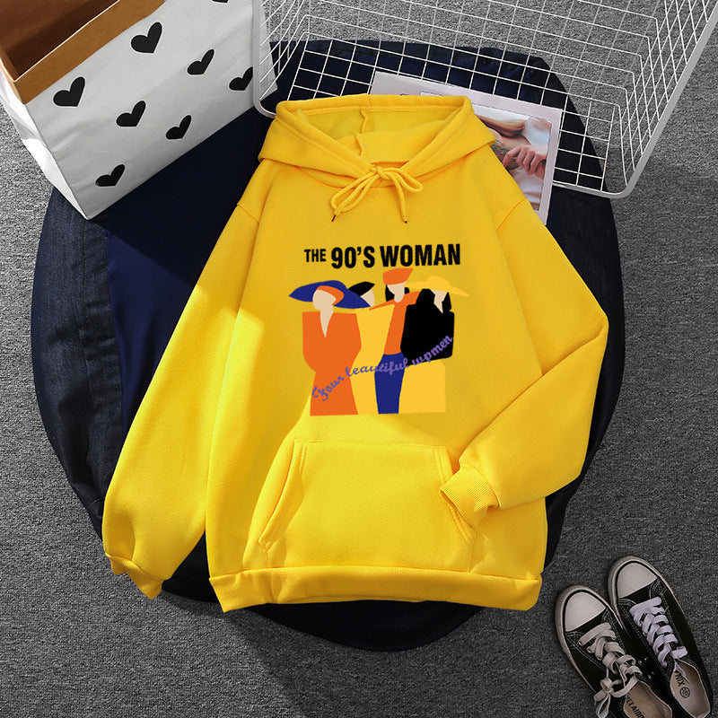 Damen nan weit geschnittener Kapuzenpullover mit Neunzigerjahre-Illustrationsprint, angerautem Fleece und Kängurutasche Shop Nory