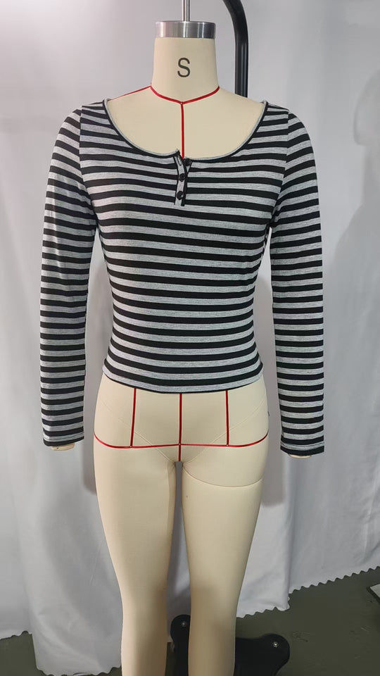 Damen nan tailliertes gestreiftes Langarmshirt mit tiefem Rundhalsausschnitt und dekorativer Knopfleiste Shop Nory