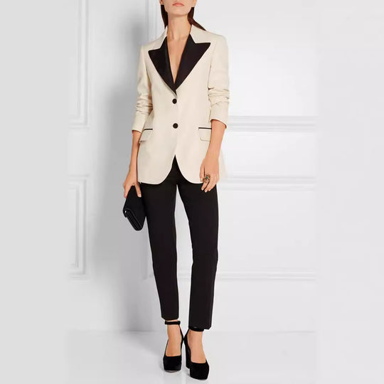 Damen Smokingsakko im Tailoring mit spitzem Schalkragen und kontrastiertem Reversbesatz Shop Nory