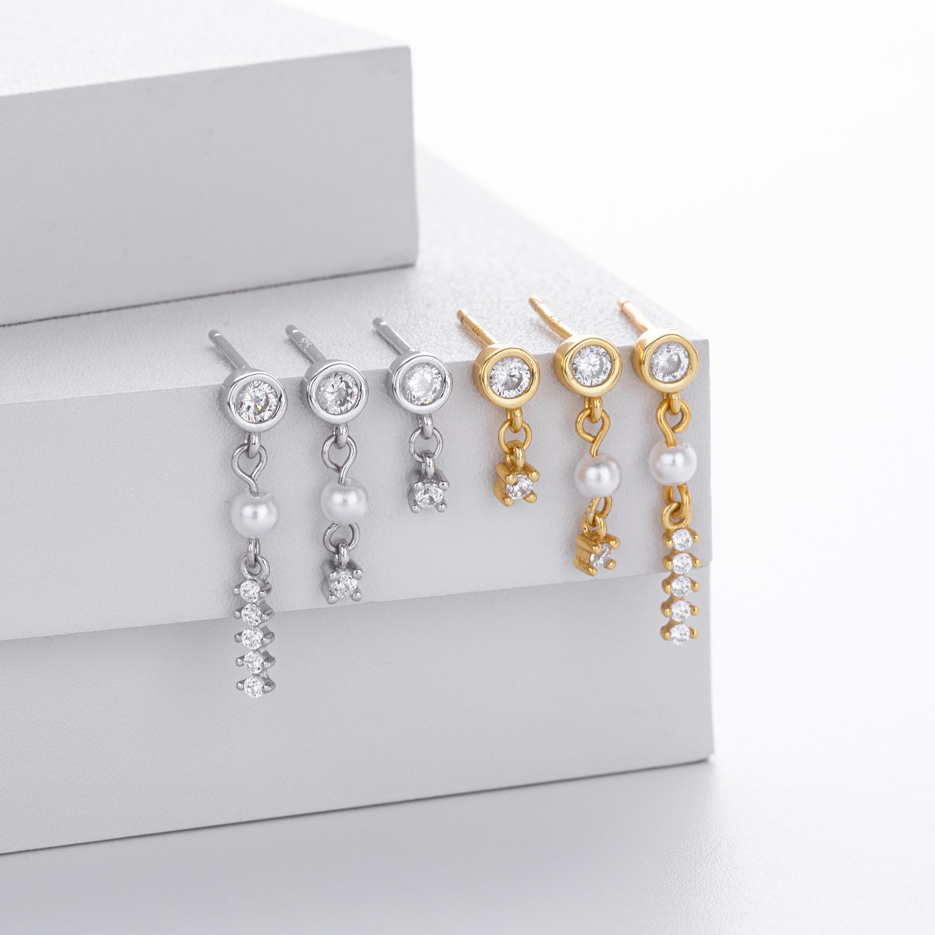 Damen Ohrhänger mit bezauberndem Bären-Anhänger und hochwertigem Zirkonbesatz Shop Nory