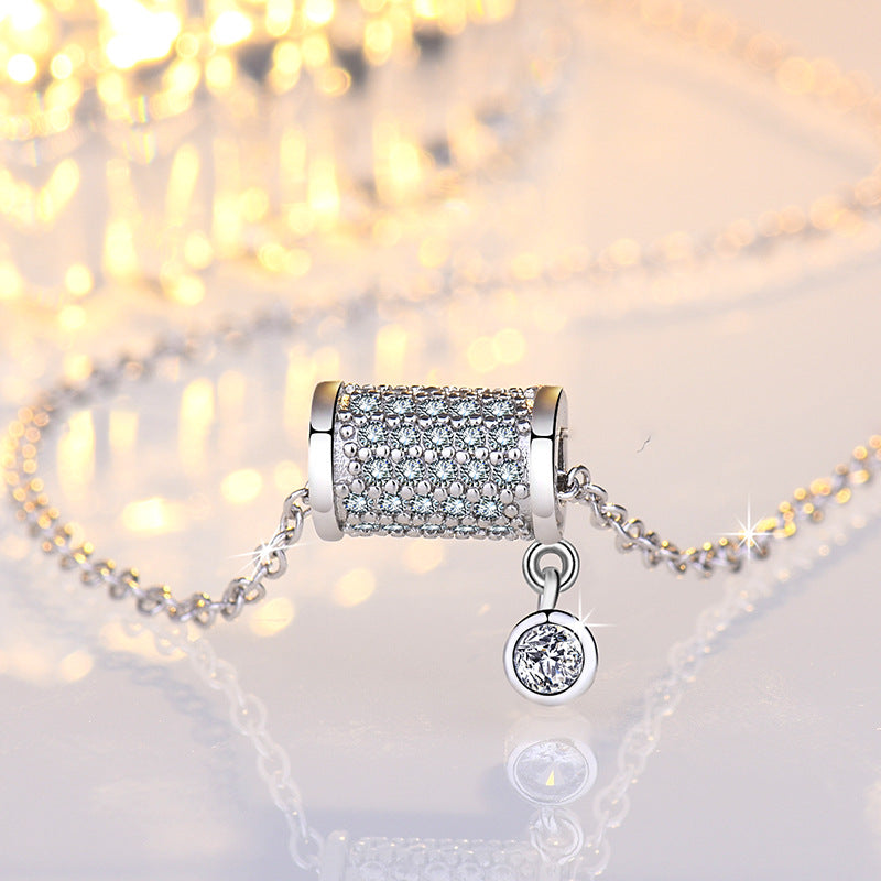 Damen Halskette mit funkelndem Zirkonia-Anhänger und hochwertiger Verarbeitung Shop Nory