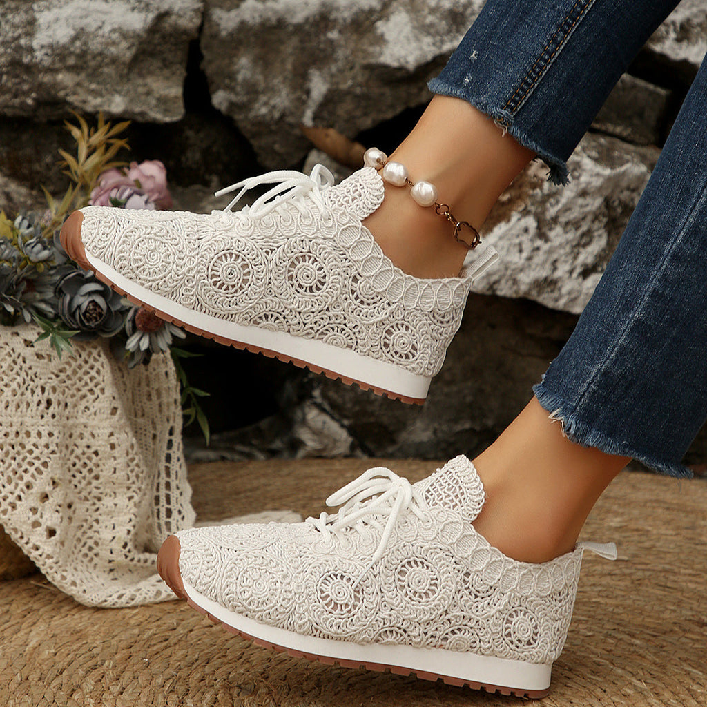 Damen Sneakers mit filigranem Häkeldesign und bequemem Fußbett