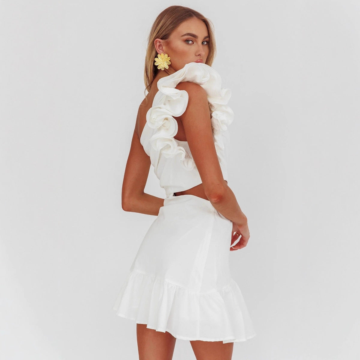 Damen Elegantes Cut-Out Kleid mit Rüschendetails Shopnory