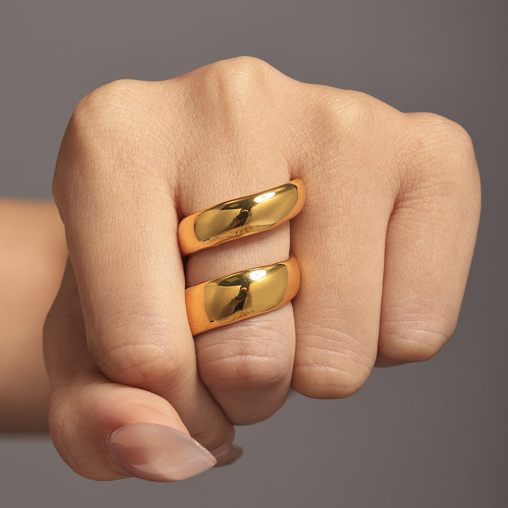 Damenring mit geschwungenem Design aus hochwertigem Edelstahl Shop Nory