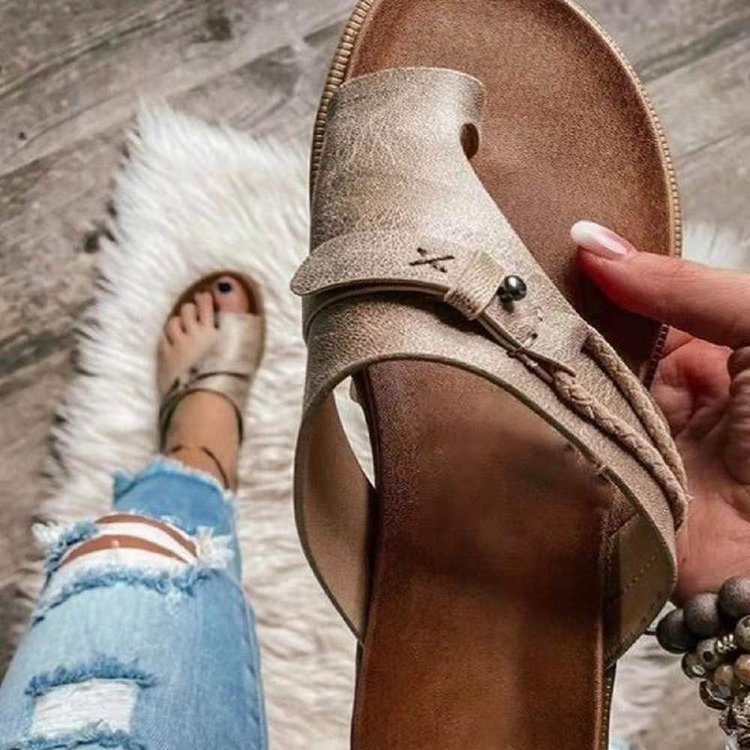 Damen Zehensteg-Sandale mit verstellbarem Riemen und ergonomischem Fußbett Shop Nory