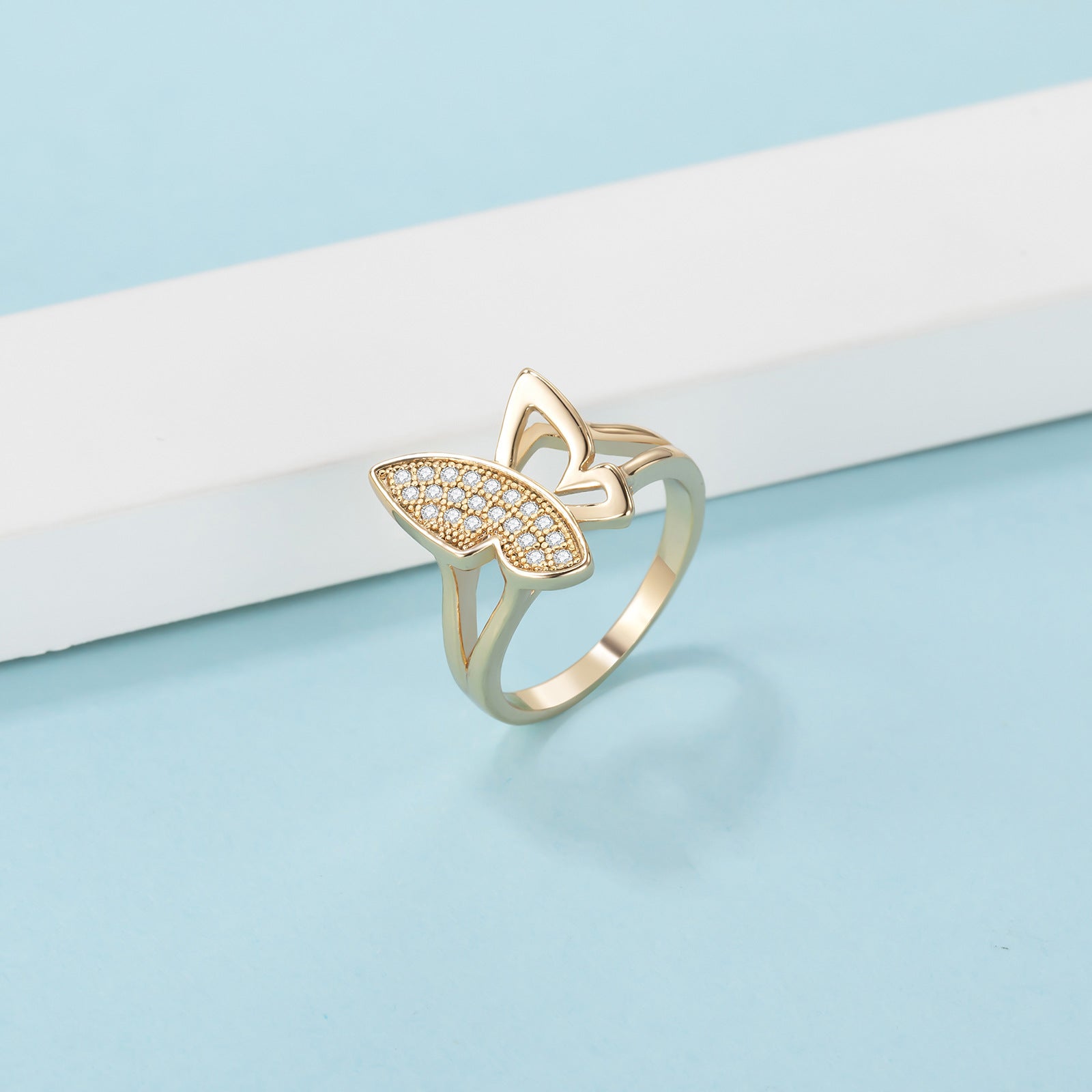 Damen eleganter Ring mit filigranem Schmetterlingsdesign Shop Nory