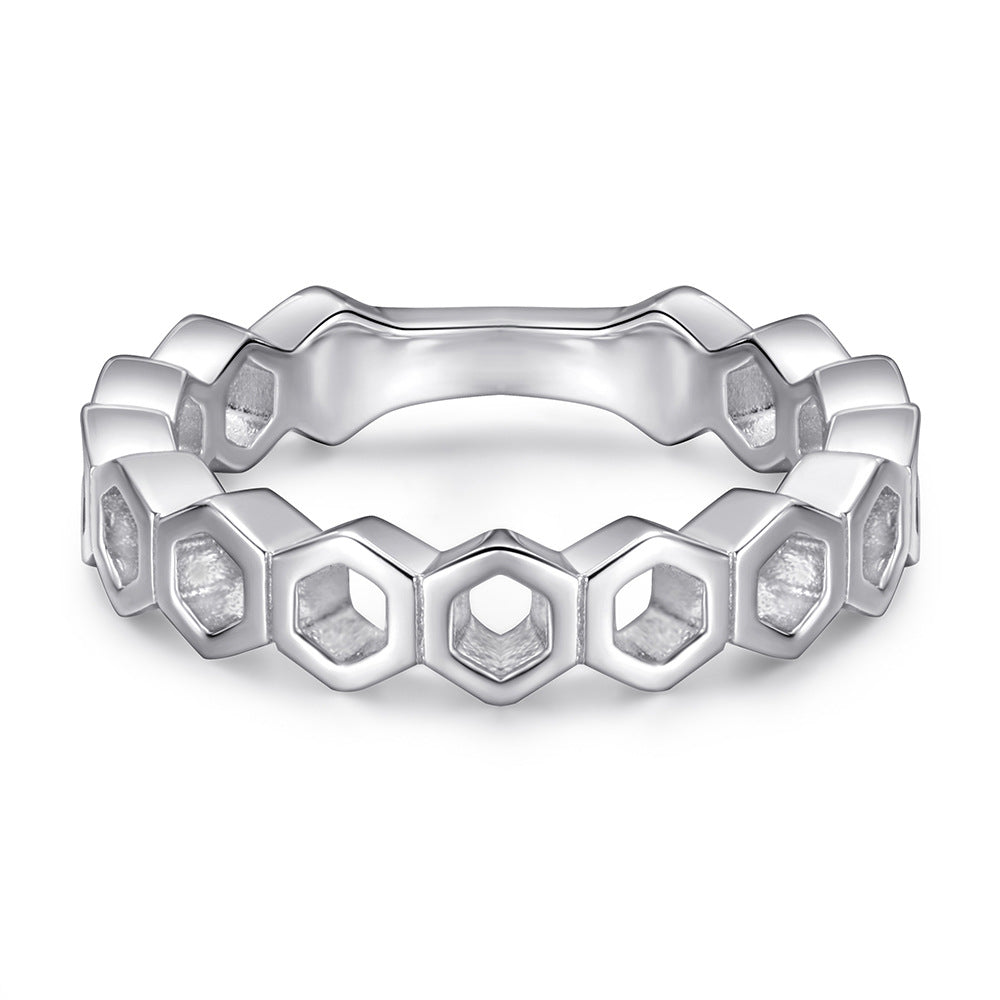 Damenring mit einzigartigem hexagonalem Design und modernem Hochglanz-Finish Shop Nory