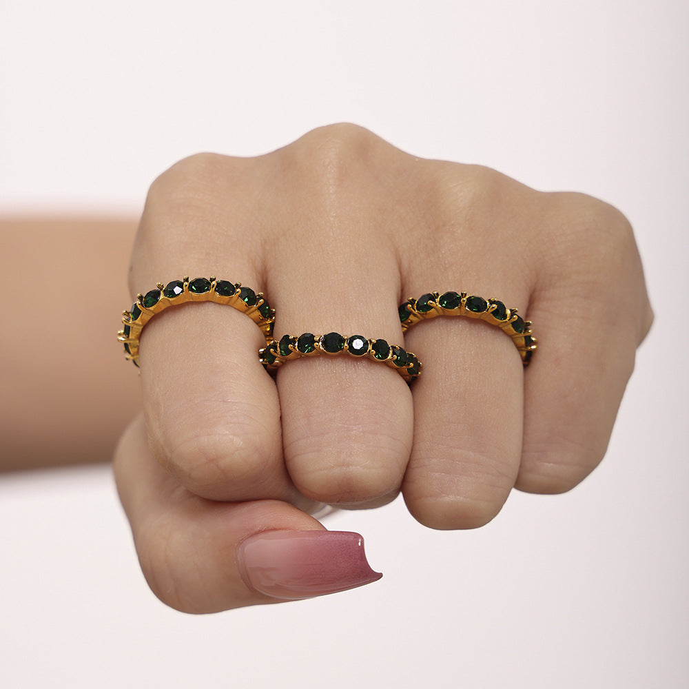 Damen Edelstahlring mit funkelnden, schwarzen Glassteinen Shop Nory