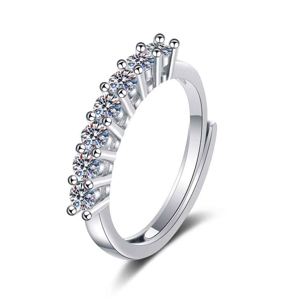 Damen eleganter Ring mit funkelndem Solitär und verspieltem Zirkonia-Besatz Shop Nory
