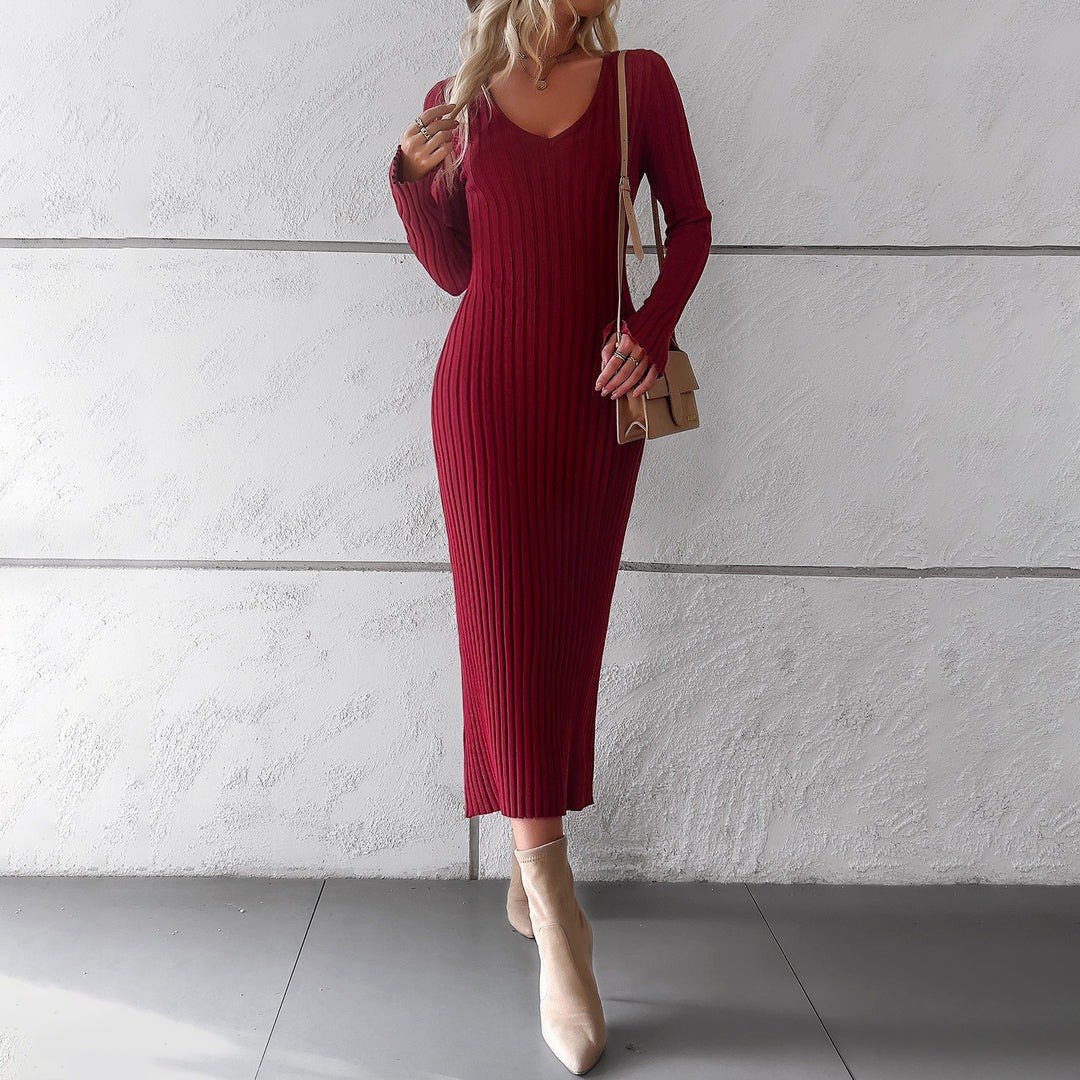 Damen nan tailliertes Rippstrick-Midikleid mit tiefem V-Ausschnitt, figurformender Nahtführung und langen Ärmeln Shop Nory