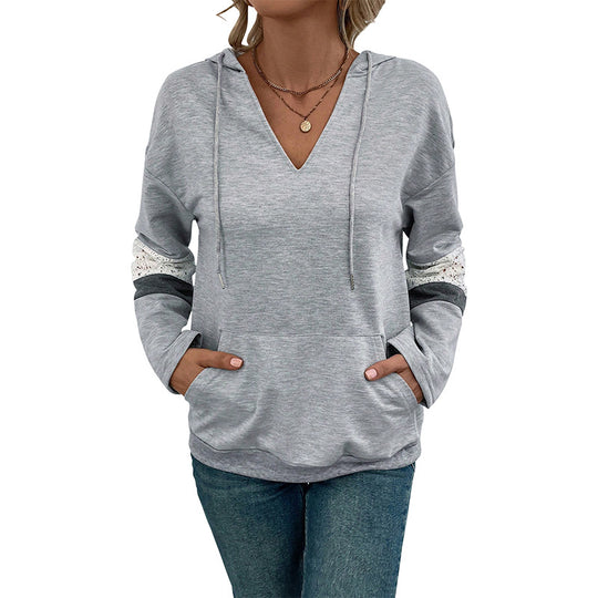 Damen V‑Ausschnitt Kapuzen-Sweatshirt mit Spitzenbesatz an den Ärmeln und Kängurutasche Shop Nory