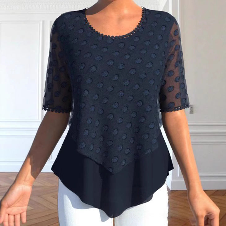 Damen nan Tüllbluse mit bestickten Punkten, halbtransparenten Ärmeln und asymmetrischem Stufensaum
