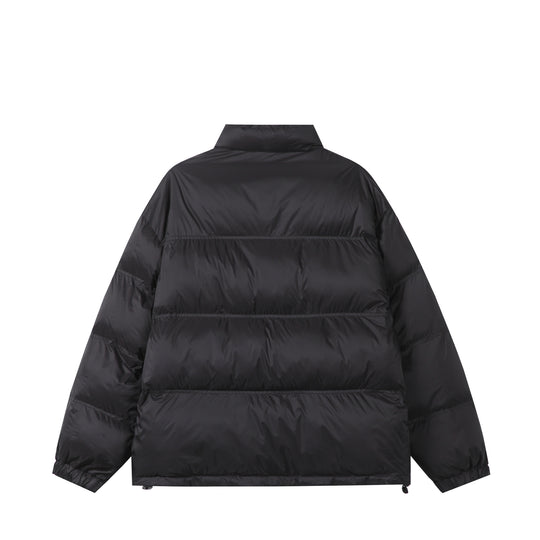 Unisex Kurz geschnittene wattierte Oversize-Jacke mit hohem Stehkragen und Logo-Print Shop Nory