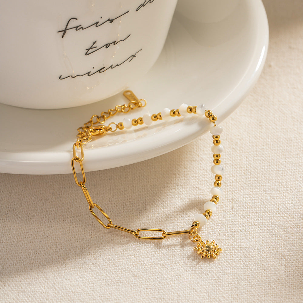 Damen Armband mit elegantem Perlen-Design und funkelndem Anhänger Shop Nory