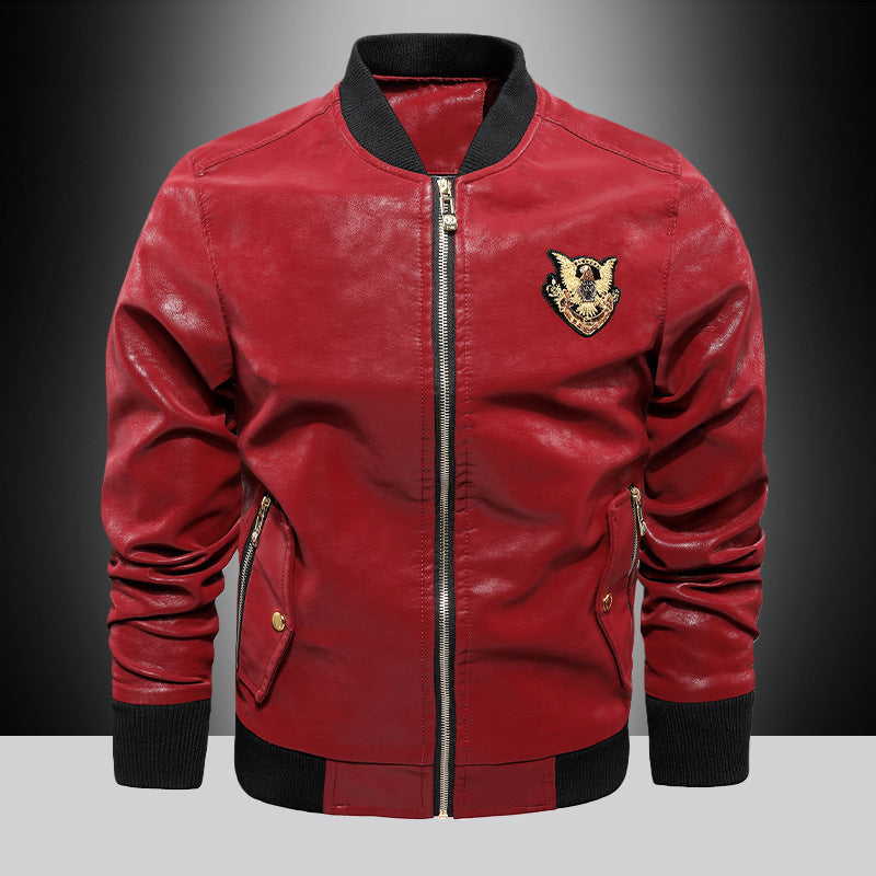 Herren Lederoptik-Bomberjacke im Aviator-Stil mit Stickabzeichen, Rippbündchen und Metallreißverschluss Shop Nory