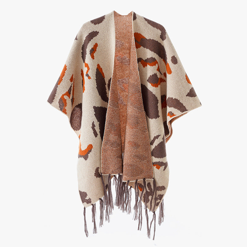 Damen Oversize-Strickponcho mit animalischem Jacquard und Fransensaum Shop Nory