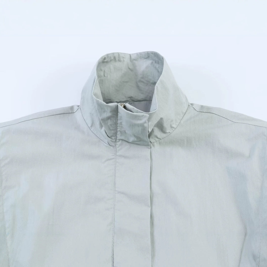 Damen Gekürzte Utility-Jacke mit hohem Stehkragen, weiten Raglanärmeln und verdeckter Frontblende Shop Nory