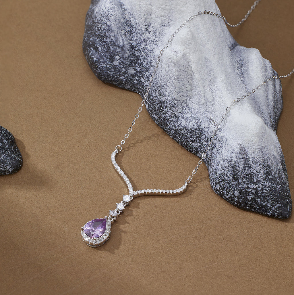 Damen elegante Halskette mit funkelndem Amethyst-Anhänger Shop Nory