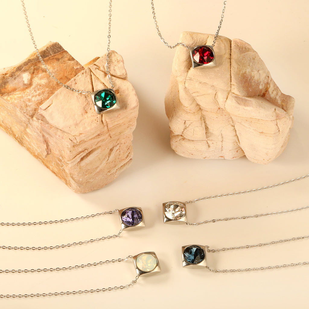 Damen Halskette mit quadratischem Kristallanhänger aus hochwertigem Edelstahl Shop Nory