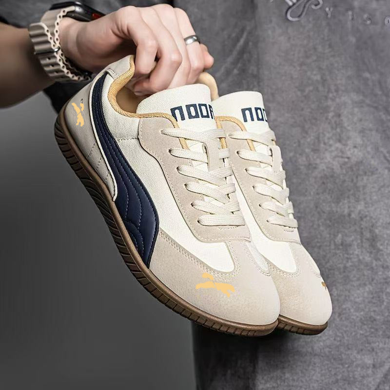 Herren Retro-Lowtop-Sneaker aus Wildlederimitat mit kontrastierendem Seitenstreifen und profilierter Gummisohle Shop Nory