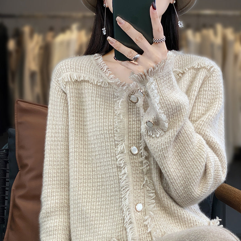 Damen Strickcardigan mit Fransenblende, Perlmuttknopfleiste und aufgesetzten Taschen Shop Nory