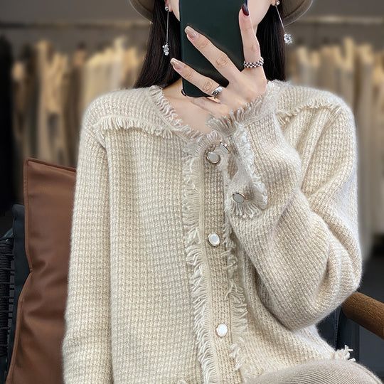 Damen Strickcardigan mit Fransenblende, Perlmuttknopfleiste und aufgesetzten Taschen Shop Nory