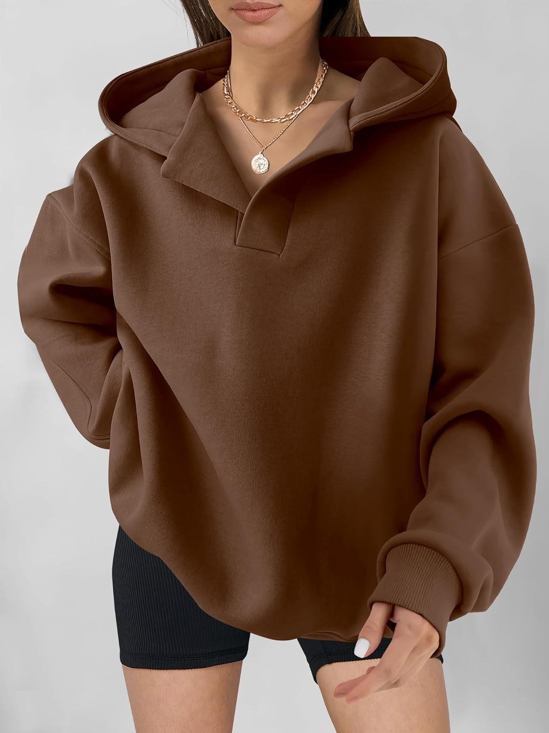 Damen Oversized Hoodie mit kurzem Kragen und praktischen Seitentaschen