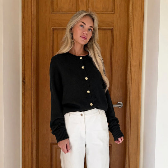 Damen kastiger Feinstrick-Cardigan mit goldfarbenen Zierknöpfen und gerippten Bündchen Shop Nory