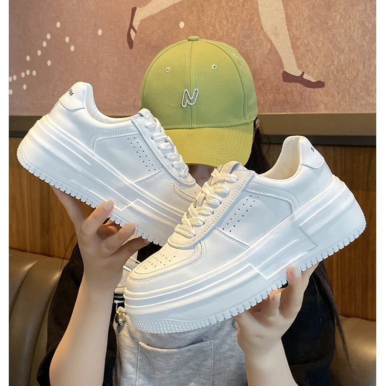 Damen Plateau Sneaker mit eleganter Profilsohle und dämpfender Innensohle