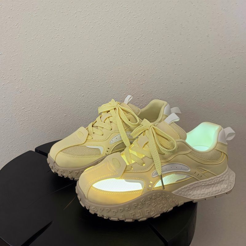 Damen Plateau-Chunky-Sneaker mit reflektierenden Mesh-Einsätzen, gepolstertem Komfortkragen und stoßdämpfender Sohle Shop Nory