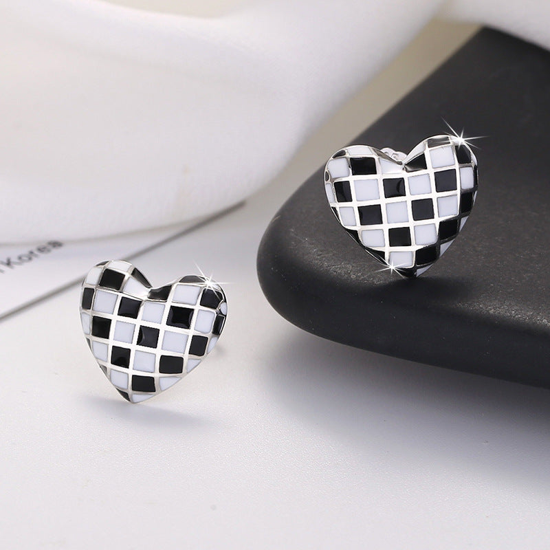Damen Halskette mit herzförmigem Anhänger im modernen Design Shop Nory
