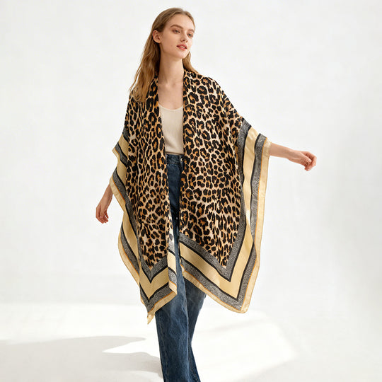 Damen Oversized Kimono-Überwurf mit Leopardmuster und breiter Satin-Bordüre Shop Nory