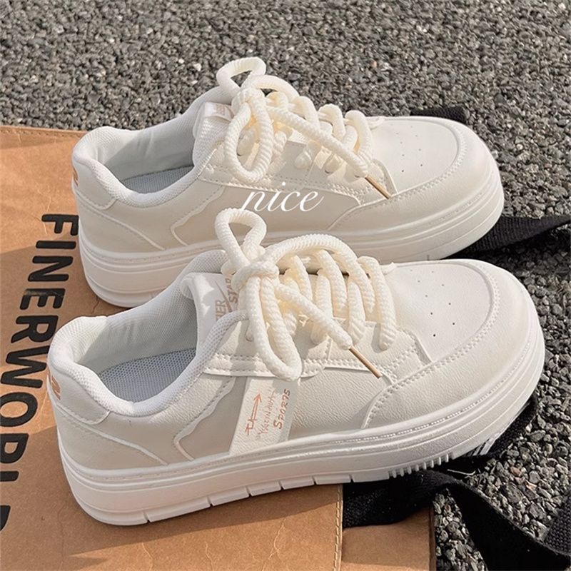 Damen Urbane Plateausneaker im Minimalstil mit gepolstertem Komfortkragen Shop Nory